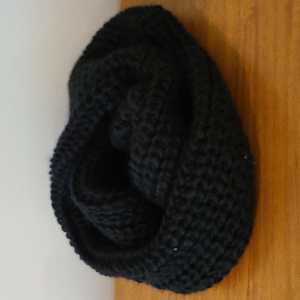 Infinity scarf (small loop) - Picture 2 of 2